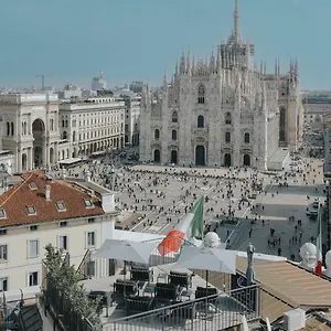 Prestige Boutique - Piazza Duomo View Apartamento Milão